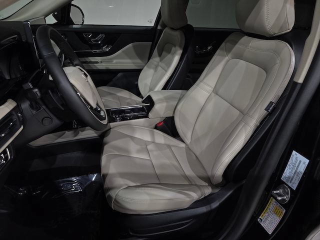 New 2025 Lincoln Corsair Reserve w/ Equipment Group 202A AWD/4WD image 17