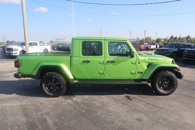 New 2025 Jeep Gladiator Sport image 3