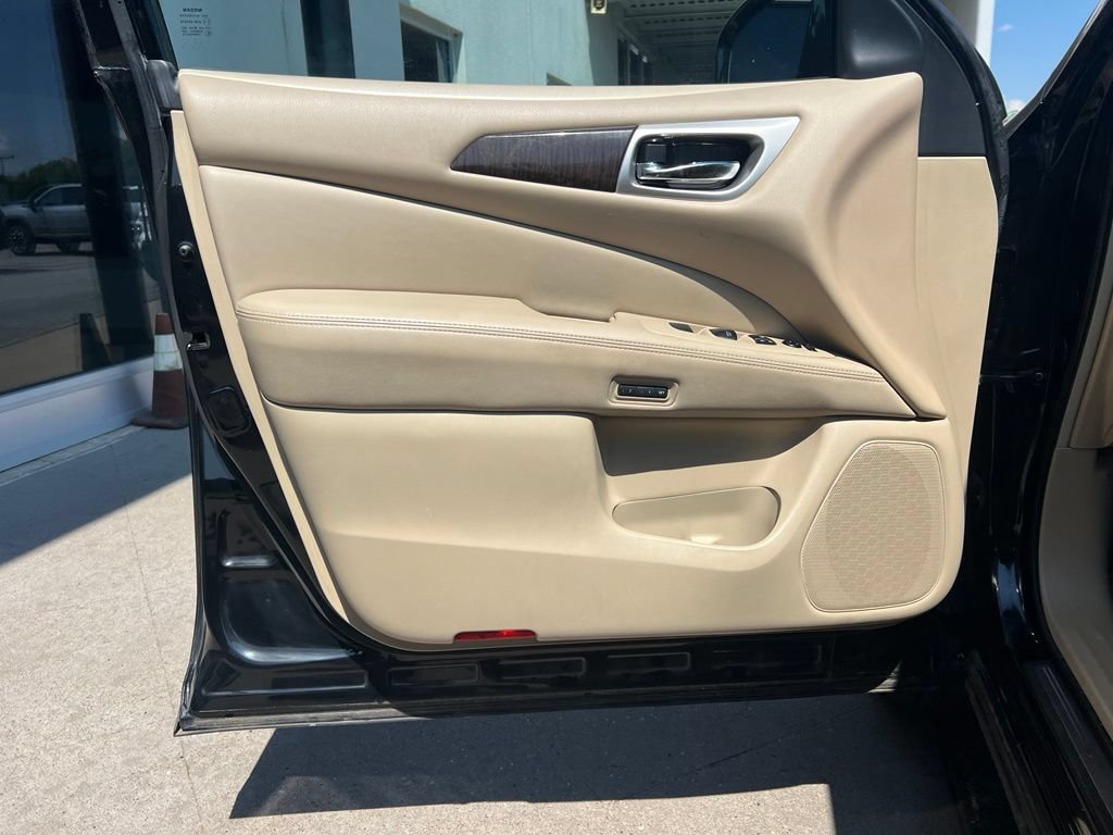 Used 2013 Nissan Pathfinder Platinum w/ Platinum Premium Pkg AWD/4WD image 10