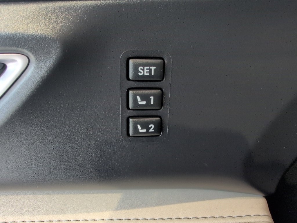 Used 2021 Subaru Ascent Limited w/ Popular Package #2 image 9