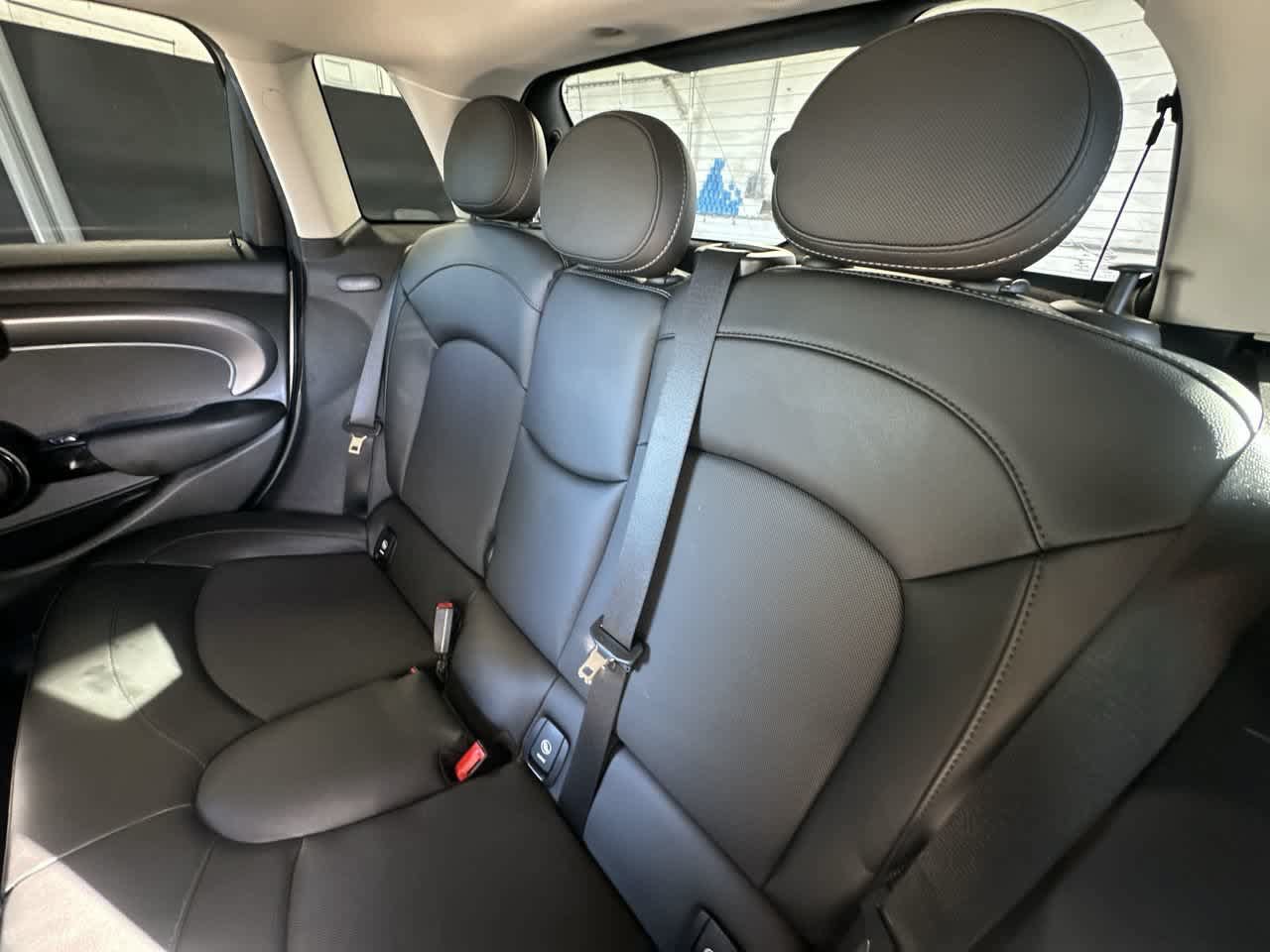 Used 2022 MINI Cooper 4-Door Hardtop FWD image 22