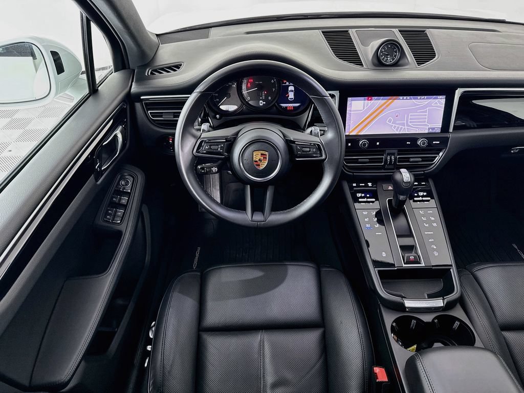 Certified 2023 Porsche Macan Turbo AWD/4WD image 23
