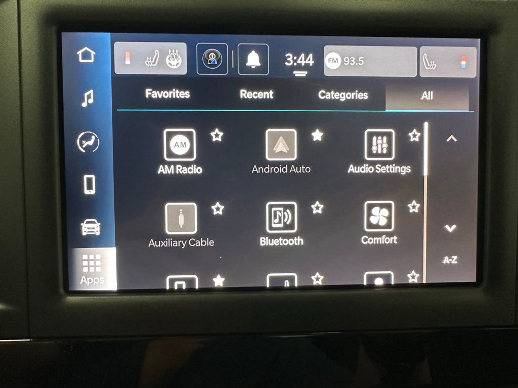 Used 2023 Chrysler Voyager LX image 35