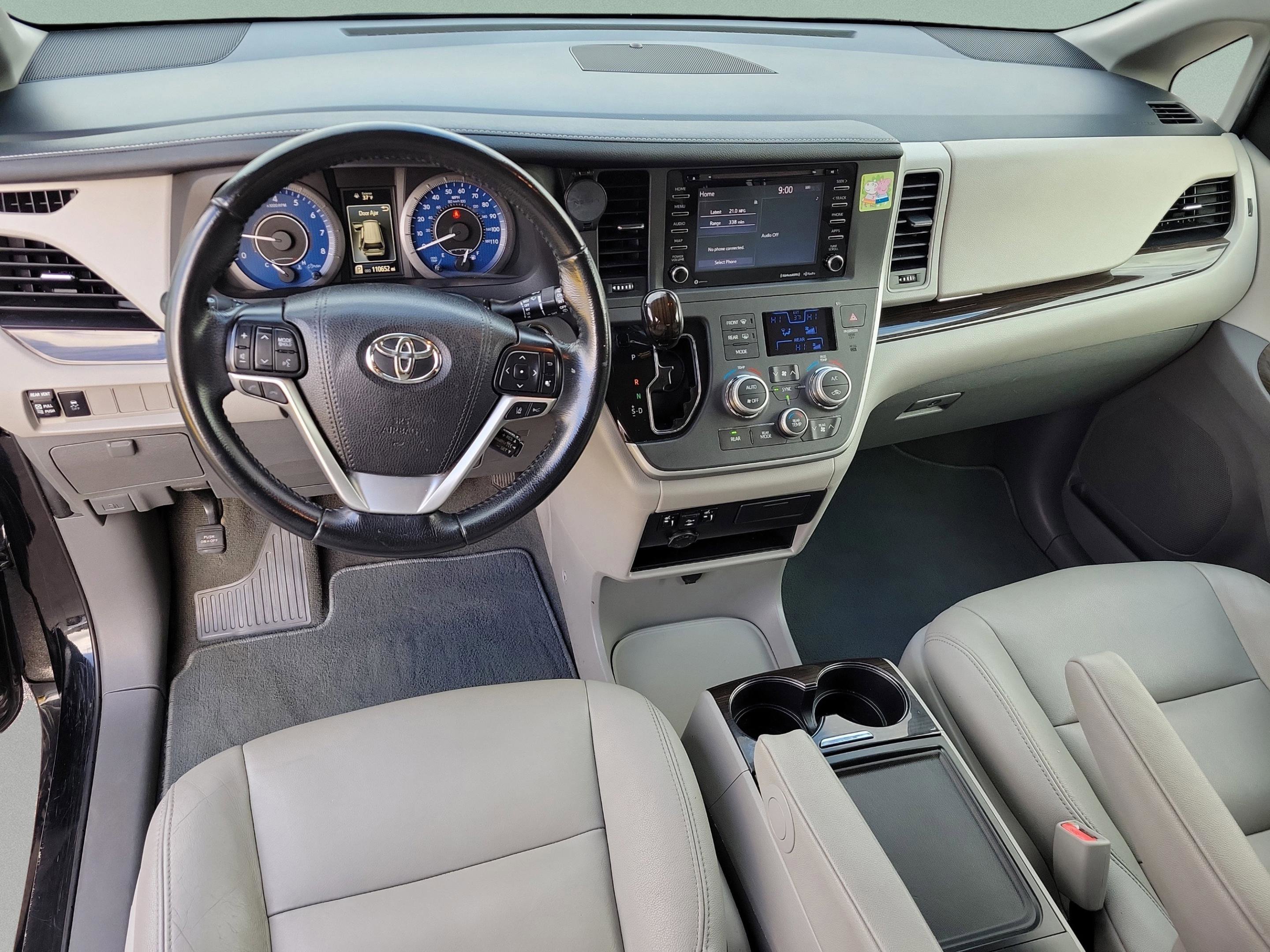 Used 2020 Toyota Sienna XLE image 24