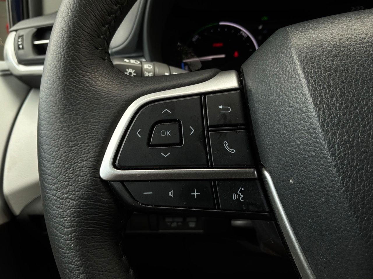 Used 2026 Toyota Sienna XLE FWD image 40