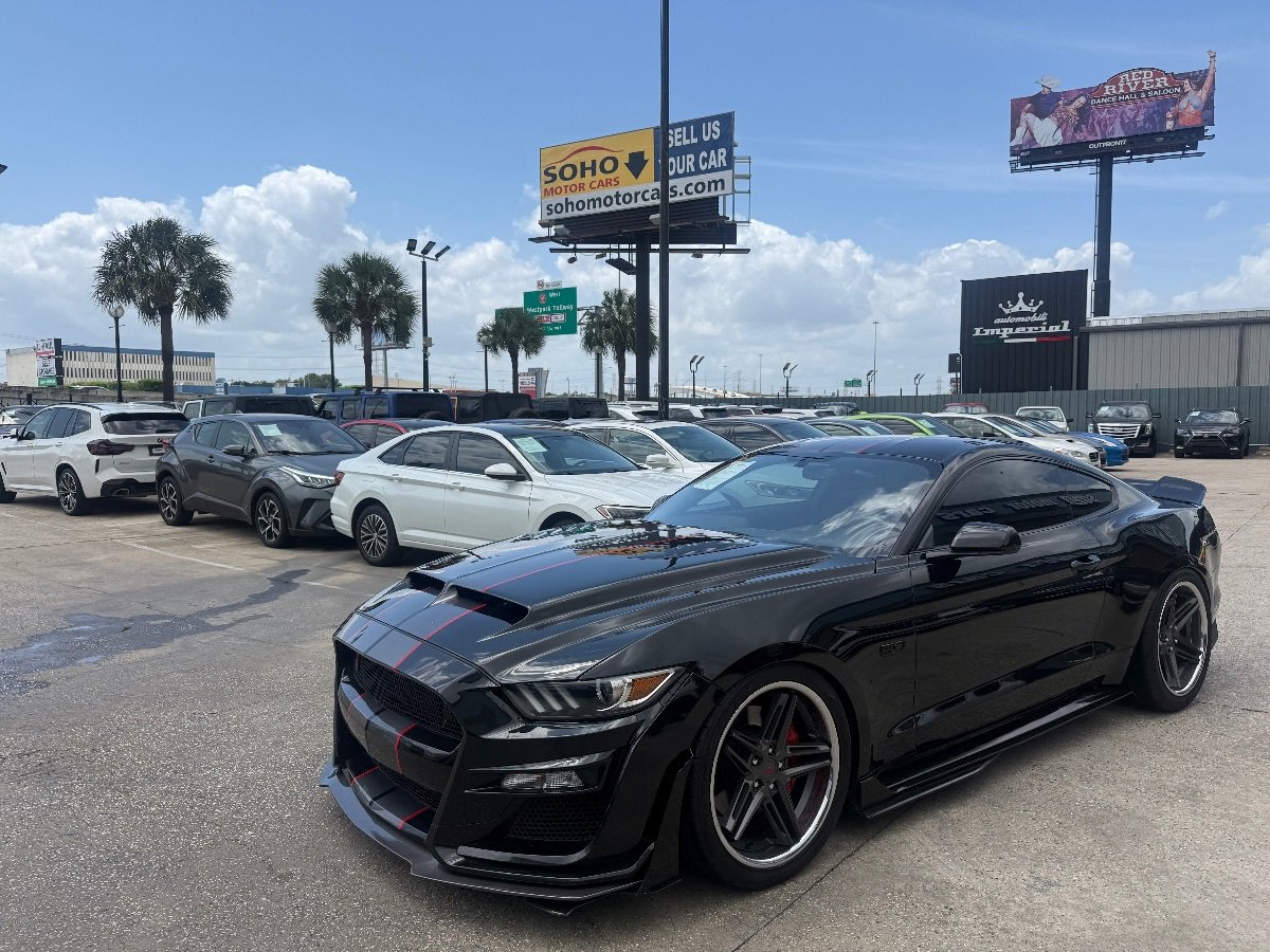 Used 2017 Ford Mustang GT w/ Black Accent Package RWD image 7