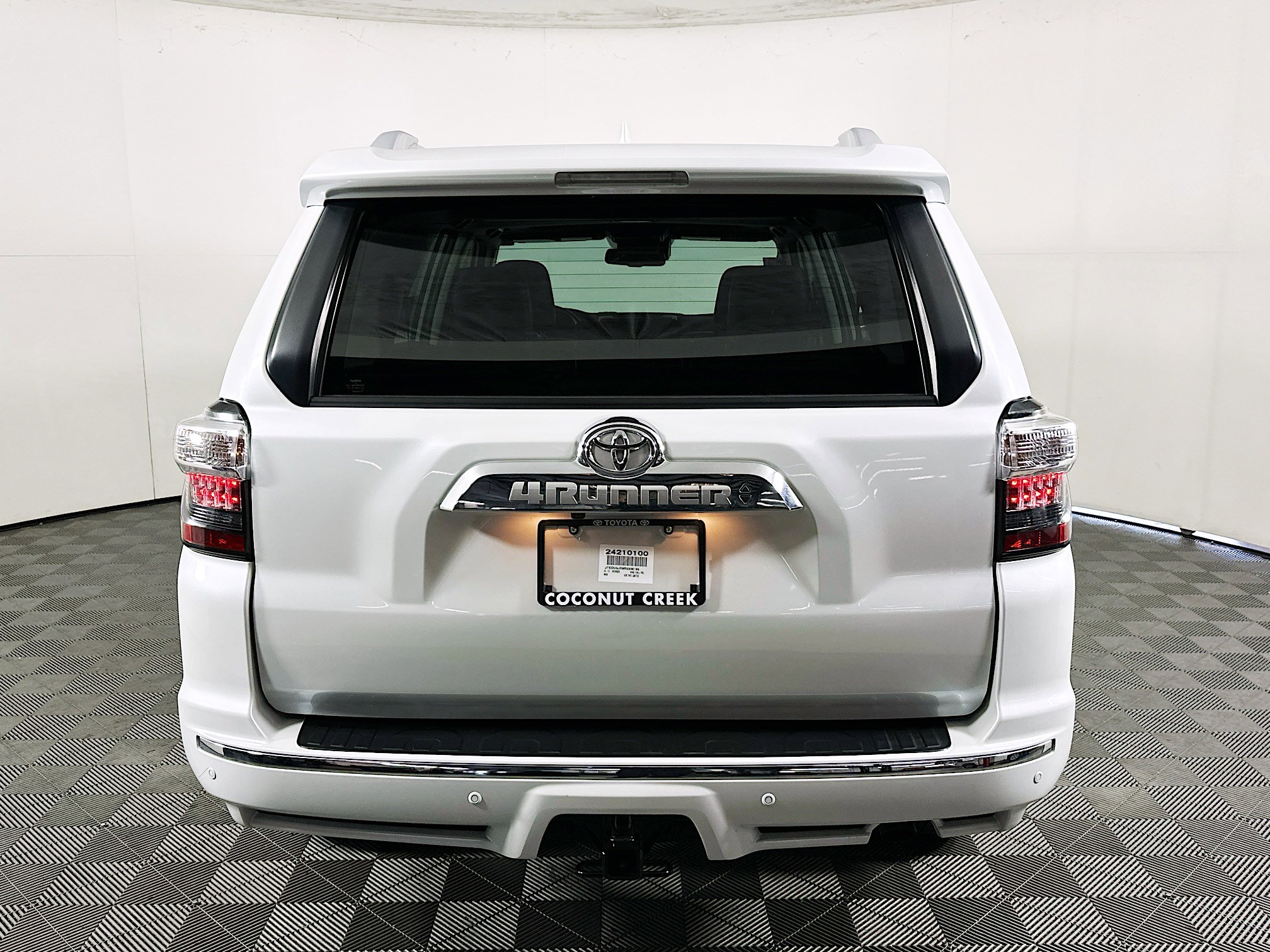 Used 2024 Toyota 4Runner Limited image 4