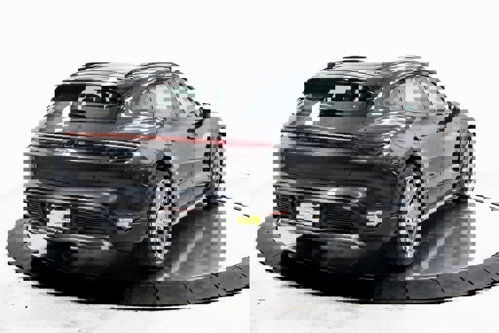 Certified 2022 Porsche Taycan 4 Cross Turismo image 7