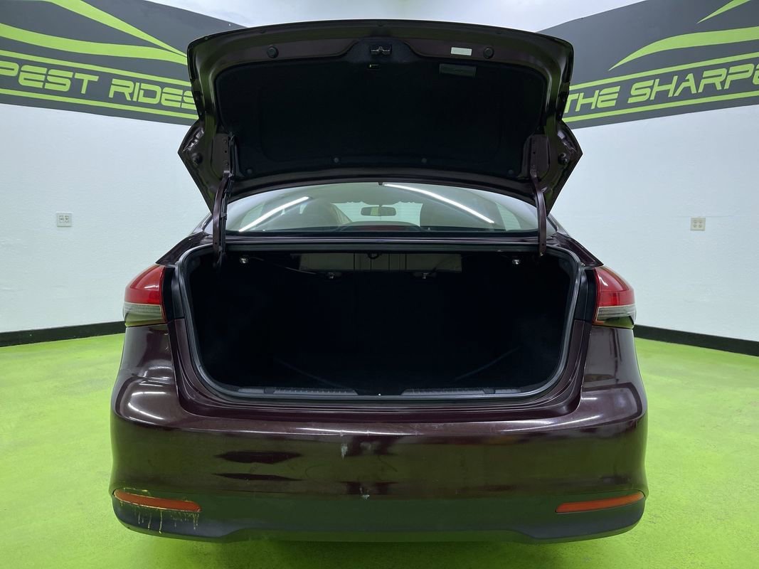 Used 2018 Kia Forte LX image 9