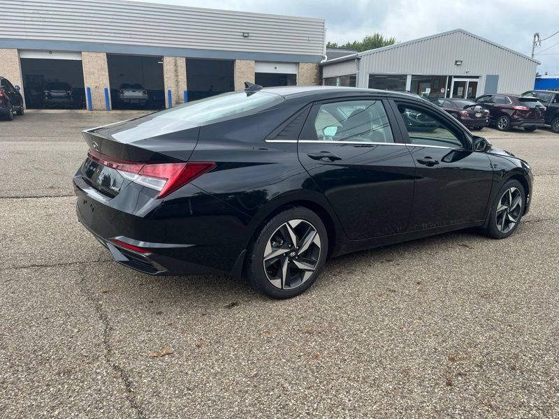 Used 2023 Hyundai Elantra Limited FWD image 5