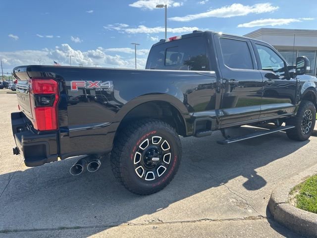 Used 2025 Ford F250 Platinum w/ FX4 Off-Road Package image 4