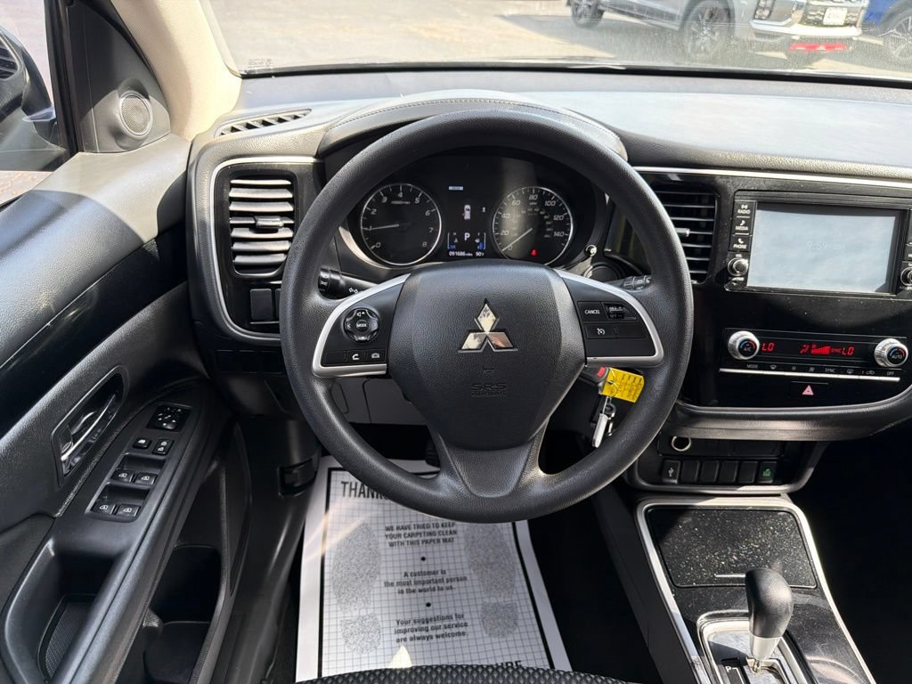Used 2020 Mitsubishi Outlander SE AWD/4WD image 34