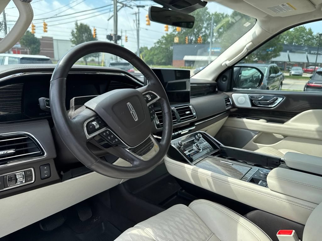 Used 2023 Lincoln Navigator Black Label AWD/4WD image 11