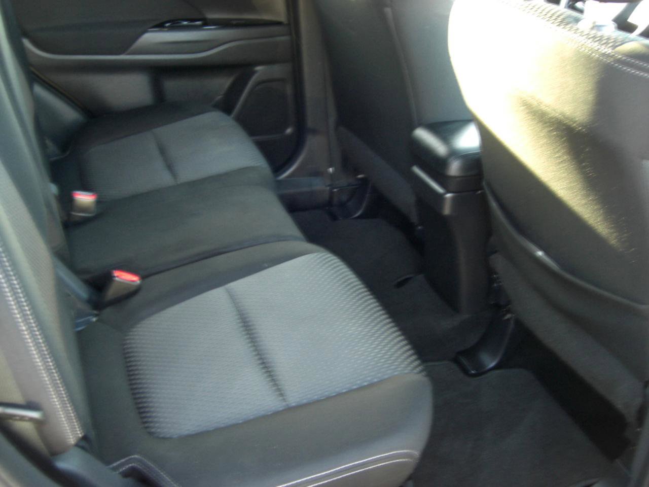 Used 2018 Mitsubishi Outlander LE FWD image 21