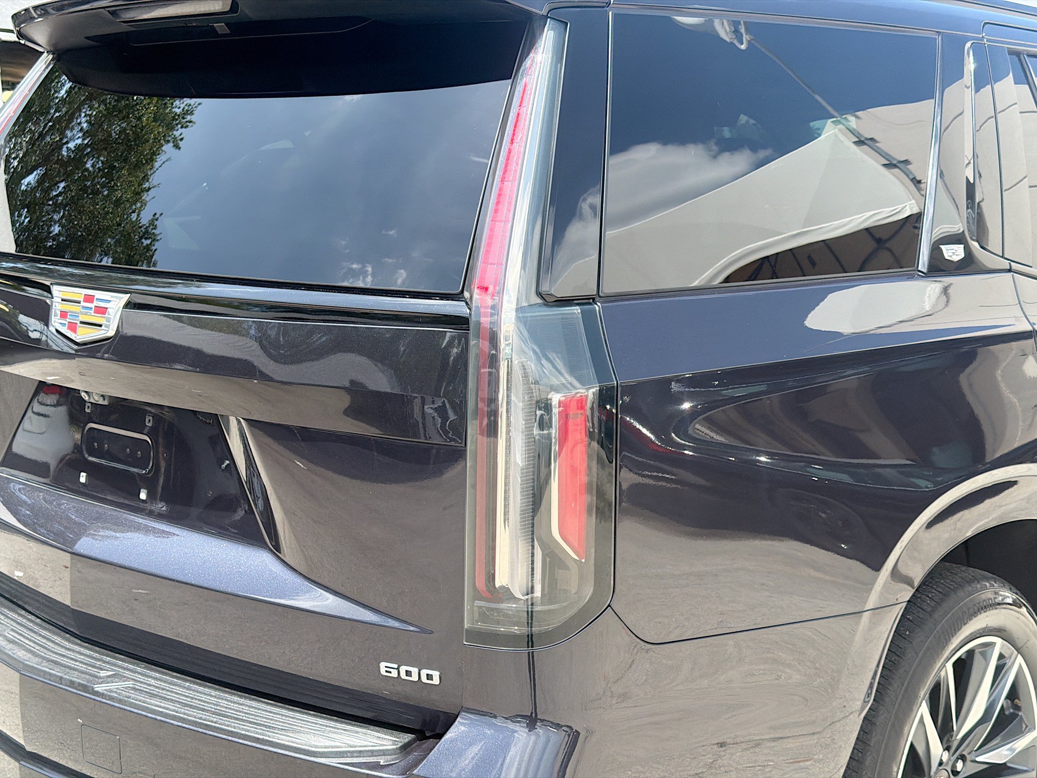 Used 2023 Cadillac Escalade Sport Platinum AWD/4WD image 28