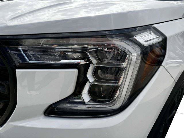 Used 2022 GMC Terrain SLE w/ Driver Convenience Package FWD image 14