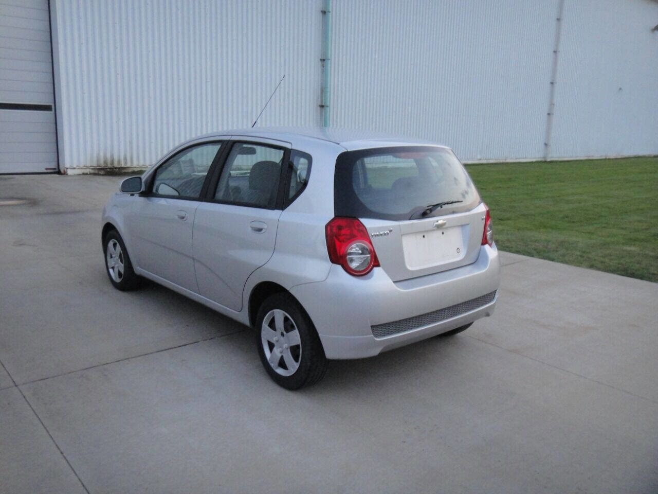Used 2011 Chevrolet Aveo5 LT w/ Power and Convenience Package image 9