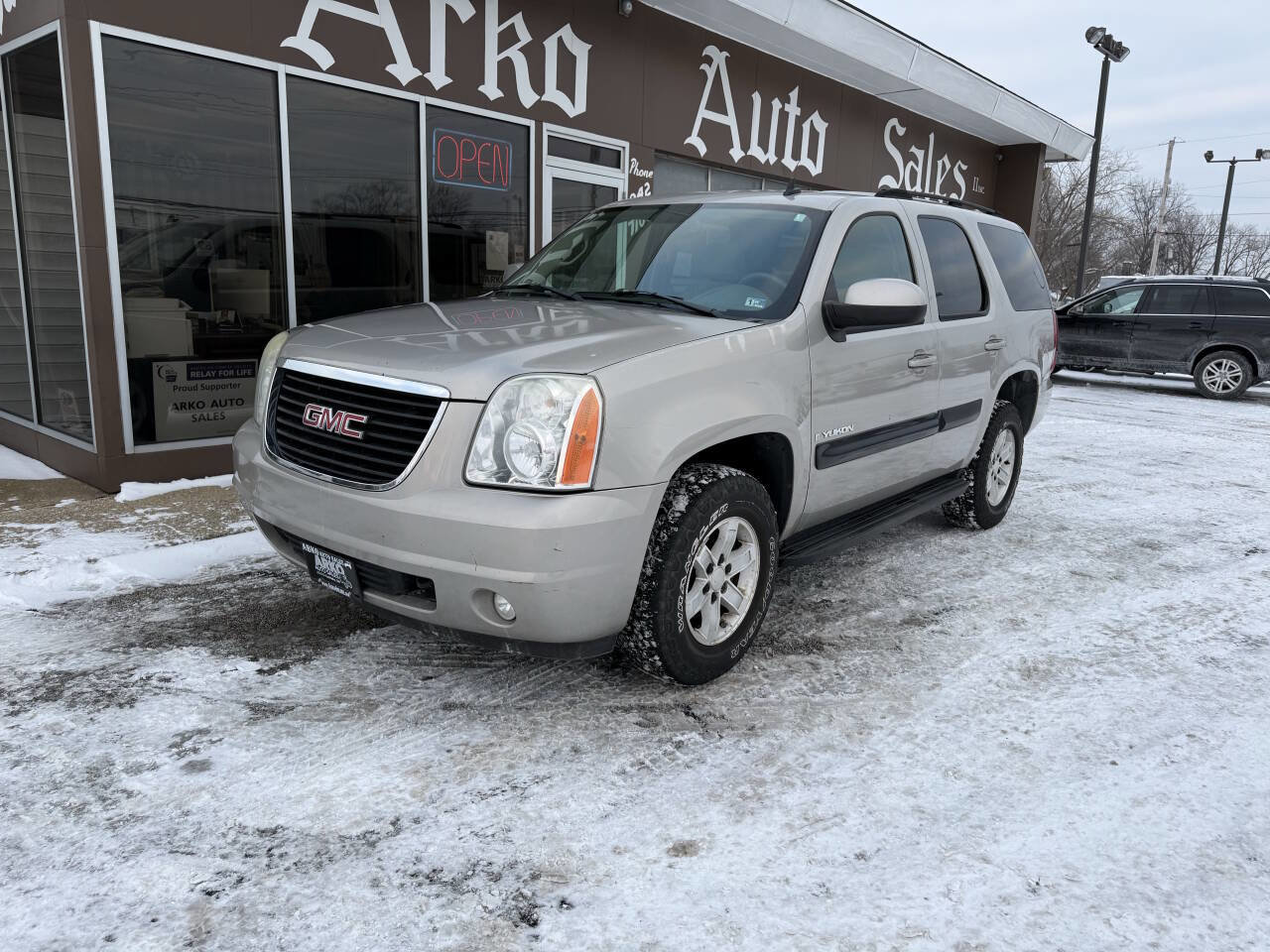 Used 2007 GMC Yukon SLE image 2