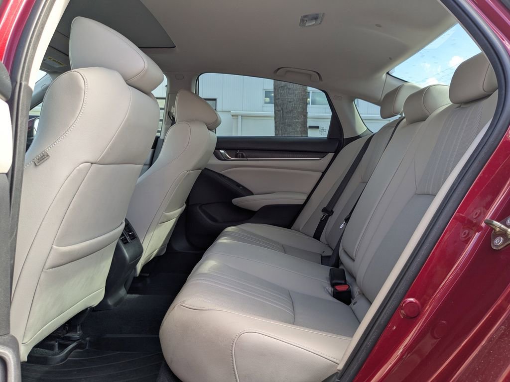 Used 2020 Honda Accord Touring image 11