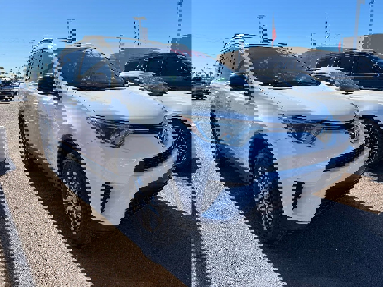 Used 2016 Toyota RAV4 LE image 1