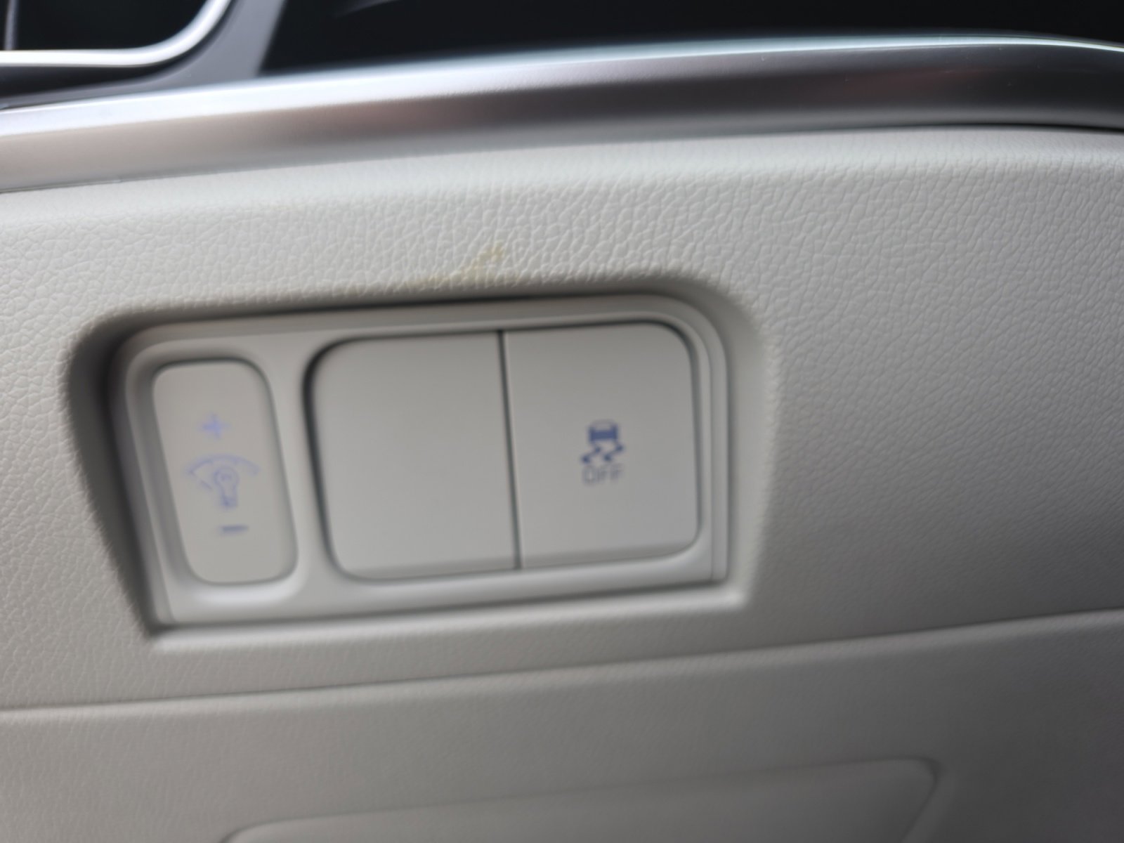 Certified 2025 Kia Sorento S w/ Panoramic Sunroof Package image 25