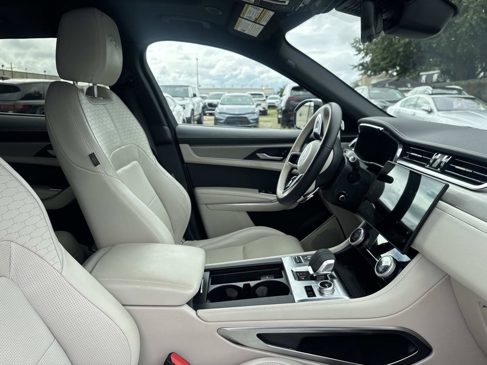 Used 2025 Jaguar F-PACE R-Dynamic S AWD/4WD image 11
