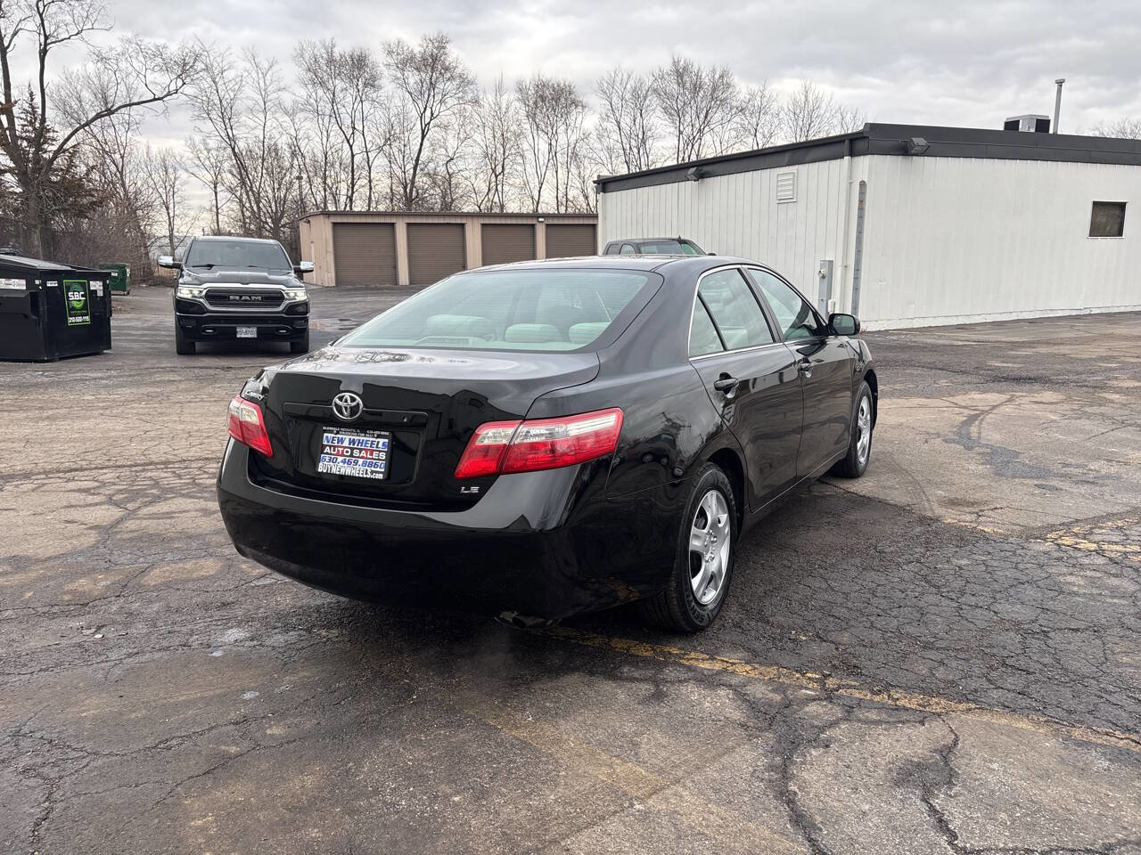 Used 2009 Toyota Camry LE FWD image 5