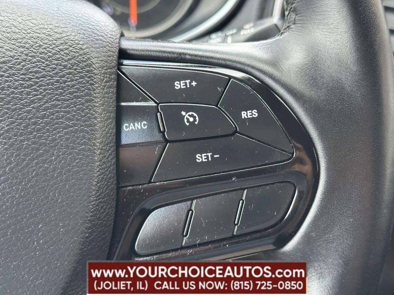 Used 2021 Jeep Cherokee Latitude Plus FWD image 21