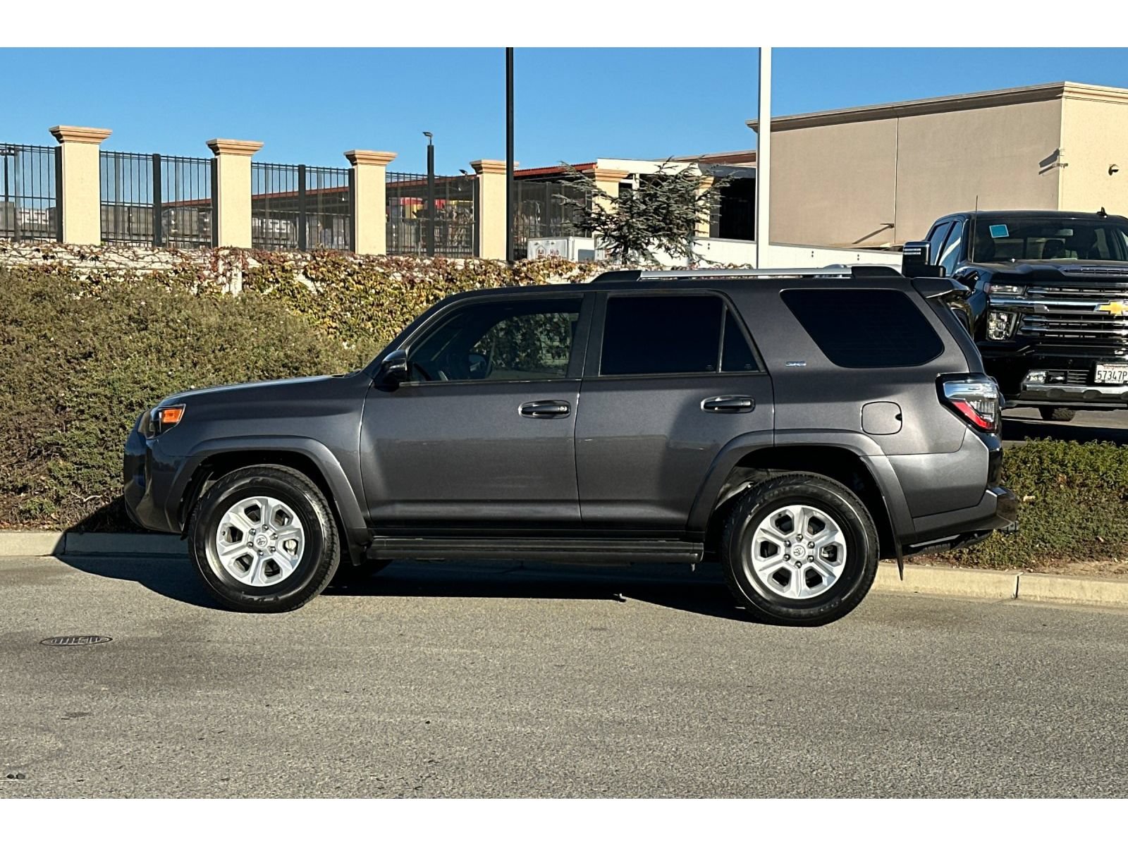 Used 2022 Toyota 4Runner SR5 Premium w/ Moonroof Package RWD image 7
