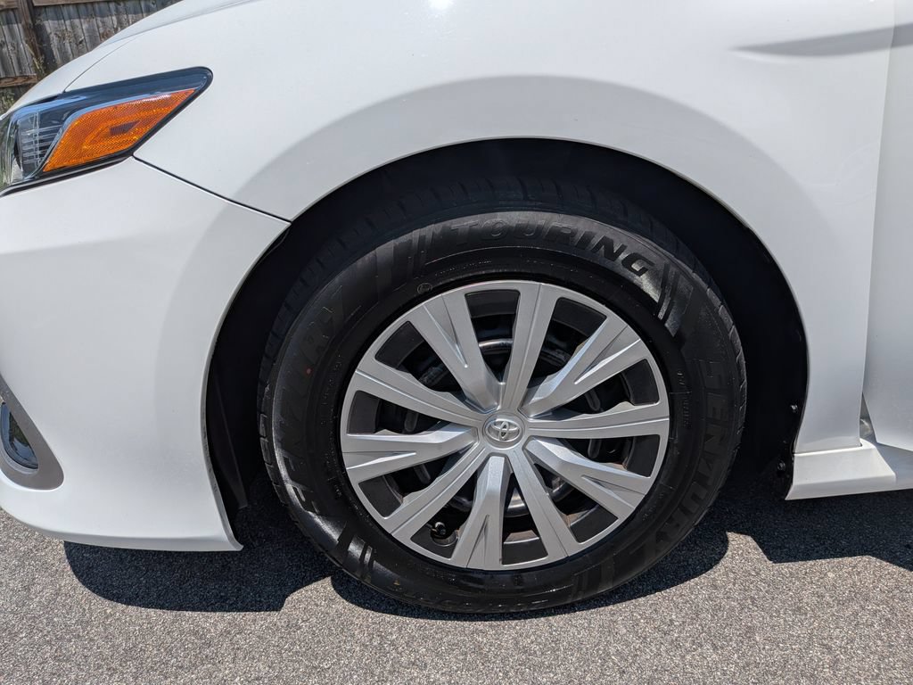 Used 2023 Toyota Camry LE FWD image 6