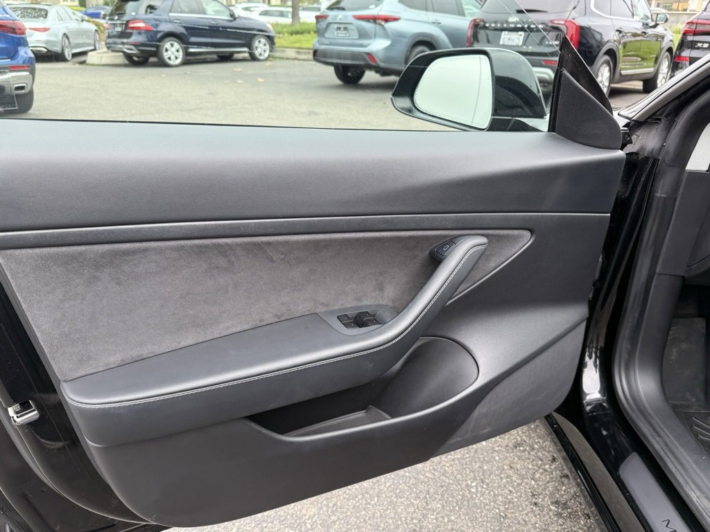Used 2021 Tesla Model 3 Standard Range Plus image 19