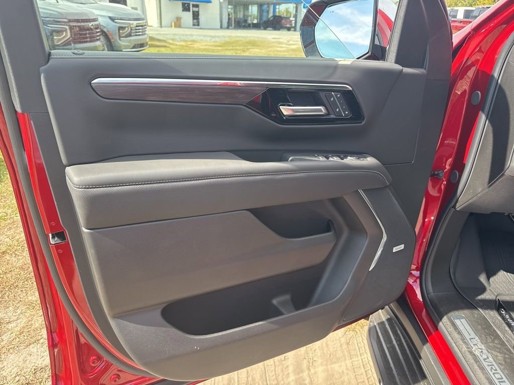 New 2026 Chevrolet Suburban Premier RWD image 20