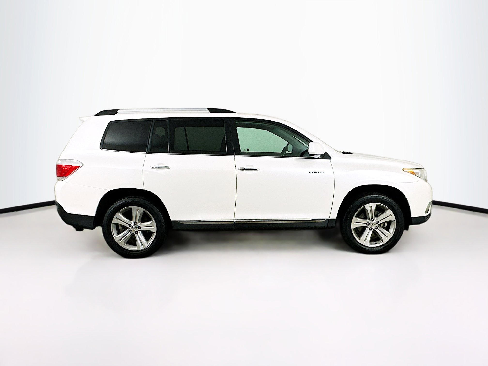 Used 2013 Toyota Highlander Limited image 10
