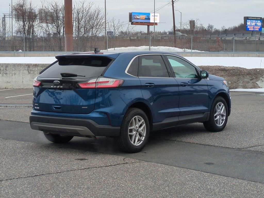 Used 2023 Ford Edge SEL image 3