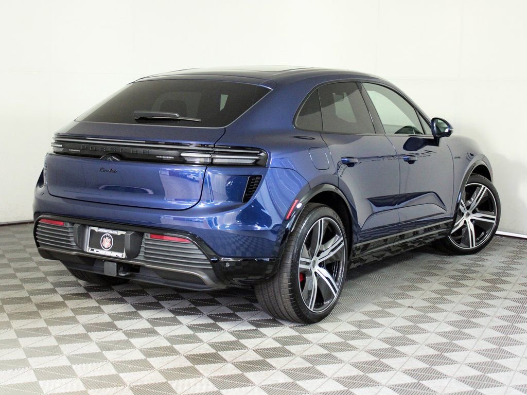 Certified 2025 Porsche Macan Turbo Electric AWD/4WD image 7