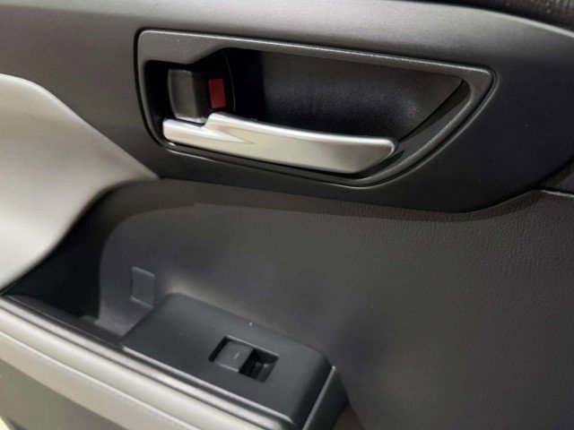 Used 2021 Toyota Highlander XLE image 45