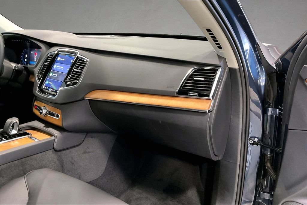 Certified 2025 Volvo XC90 B6 Plus w/ Protection Package AWD/4WD image 28