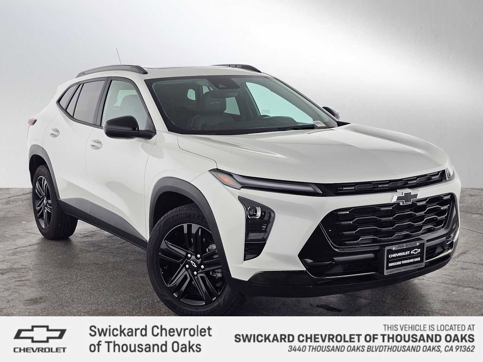 Used 2024 Chevrolet Trax ACTIV w/ Sunroof Package FWD image 1