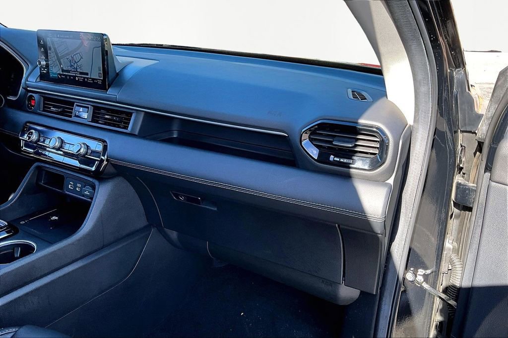 Used 2025 Honda Pilot Touring image 21