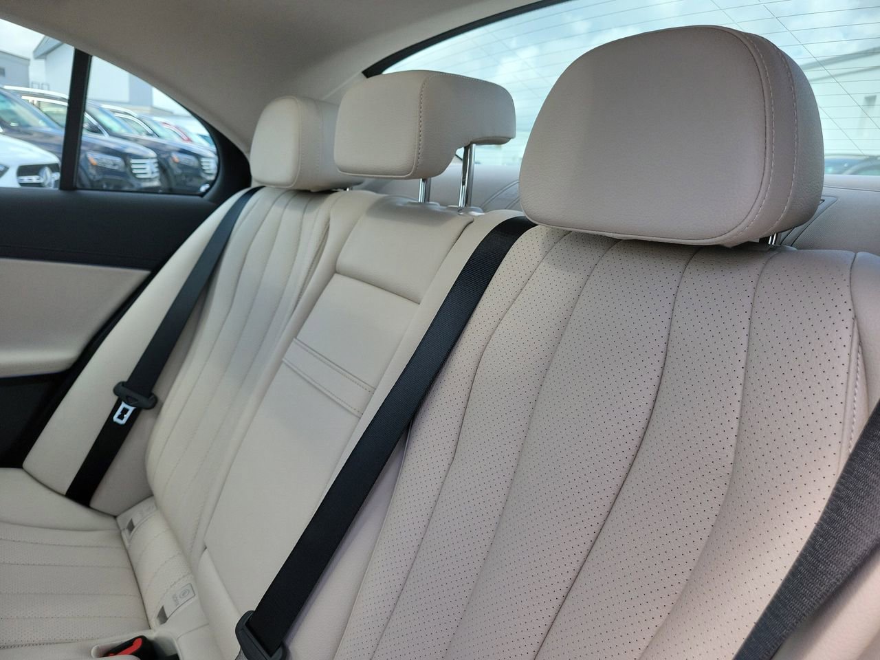 New 2026 Mercedes-Benz E 350 4MATIC Sedan image 11