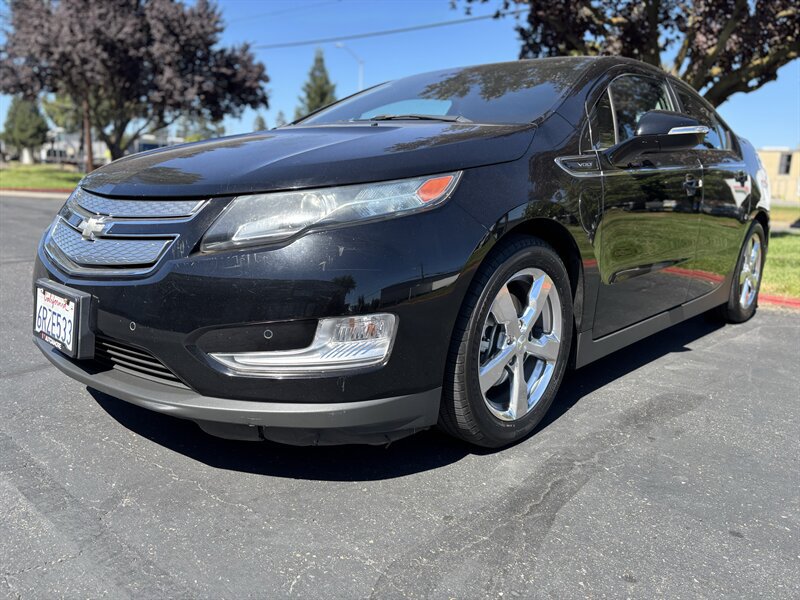 Used 2011 Chevrolet Volt Premium w/ Premium Trim Package FWD image 4