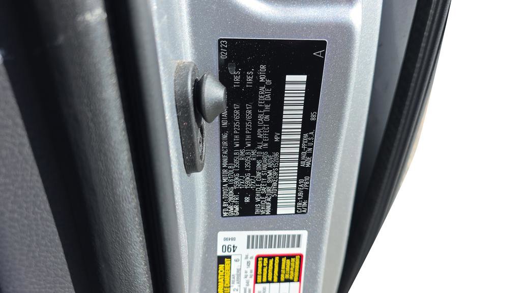 Used 2023 Toyota Sienna XLE image 29