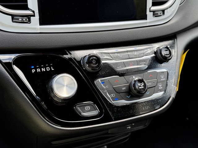 New 2026 Chrysler Voyager LX image 22