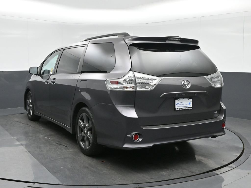 Used 2017 Toyota Sienna SE w/ SE Preferred Package image 5