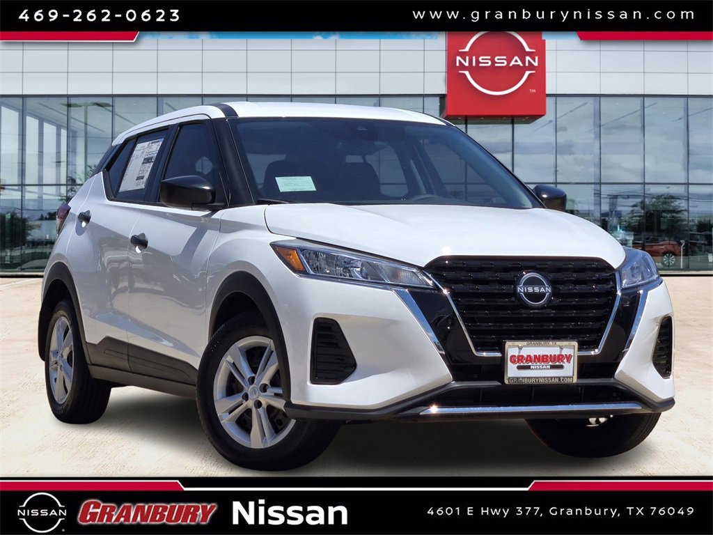 New 2025 Nissan Kicks Play S