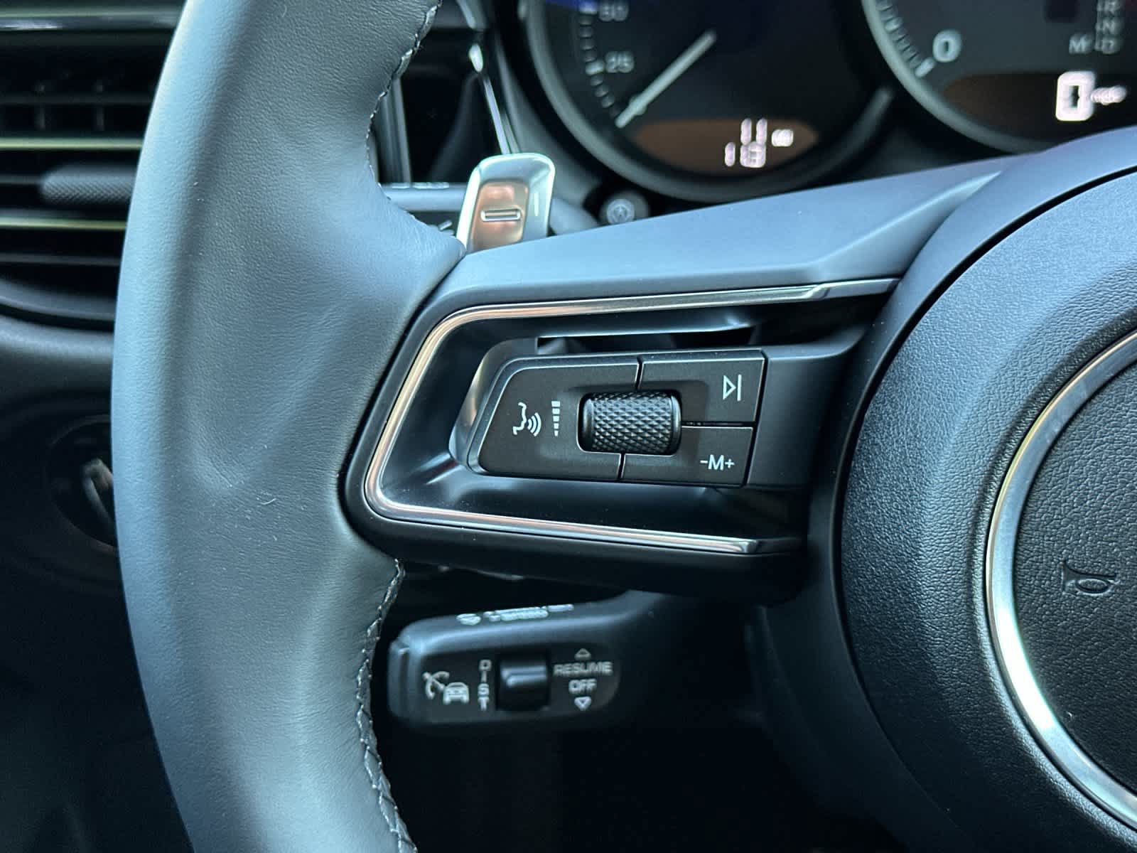 New 2026 Porsche Macan AWD/4WD image 27