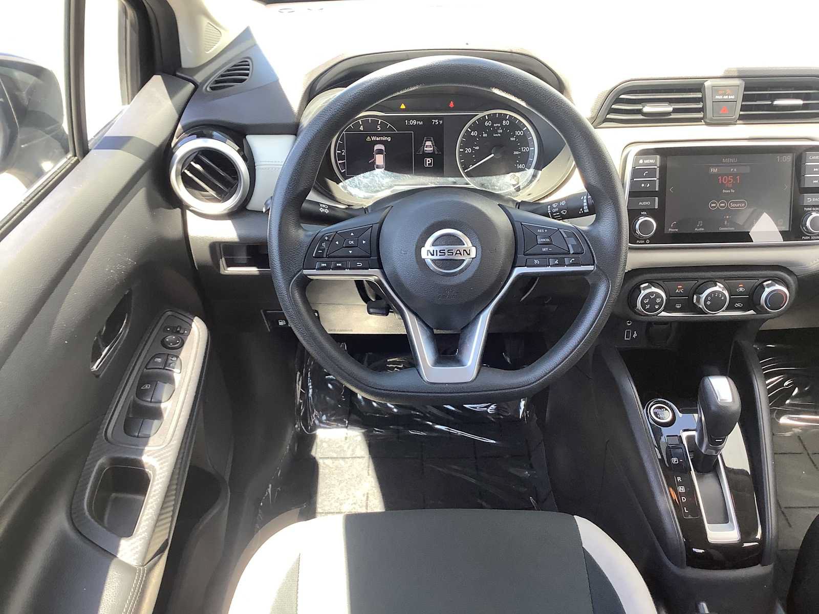 Used 2020 Nissan Versa SV FWD image 10