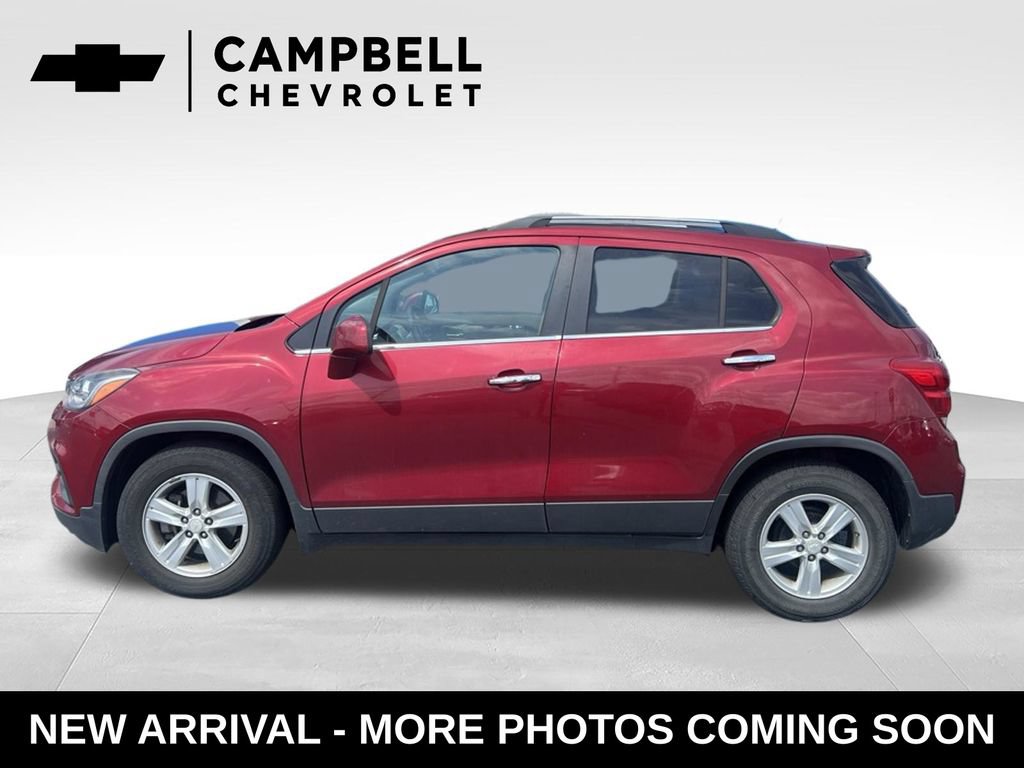 Used 2018 Chevrolet Trax LT w/ LT Convenience Package FWD image 2