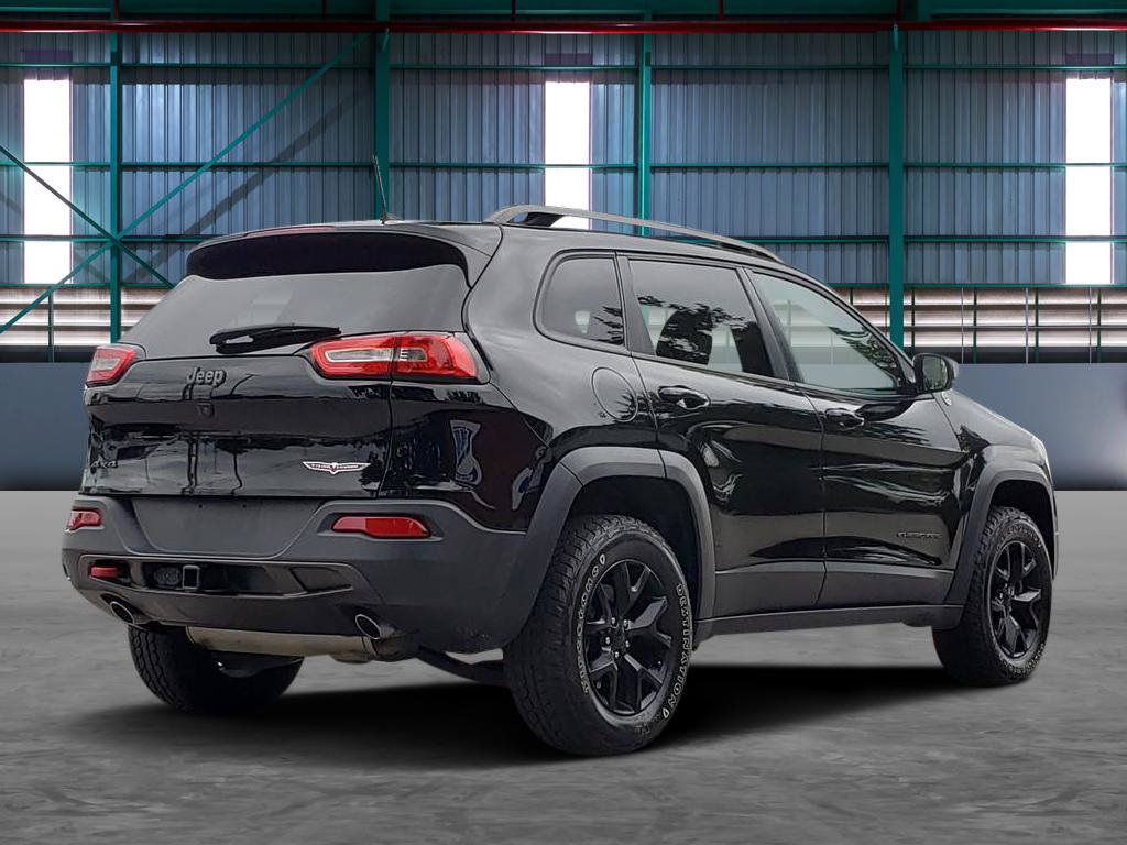 Used 2017 Jeep Cherokee Trailhawk AWD/4WD image 5