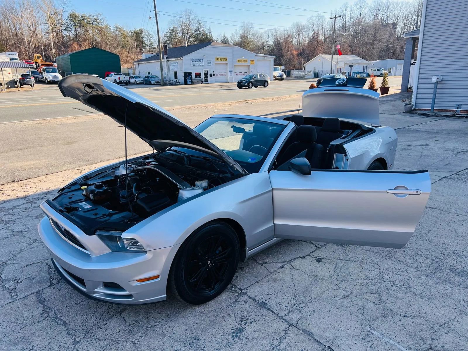 Used 2014 Ford Mustang Convertible image 34